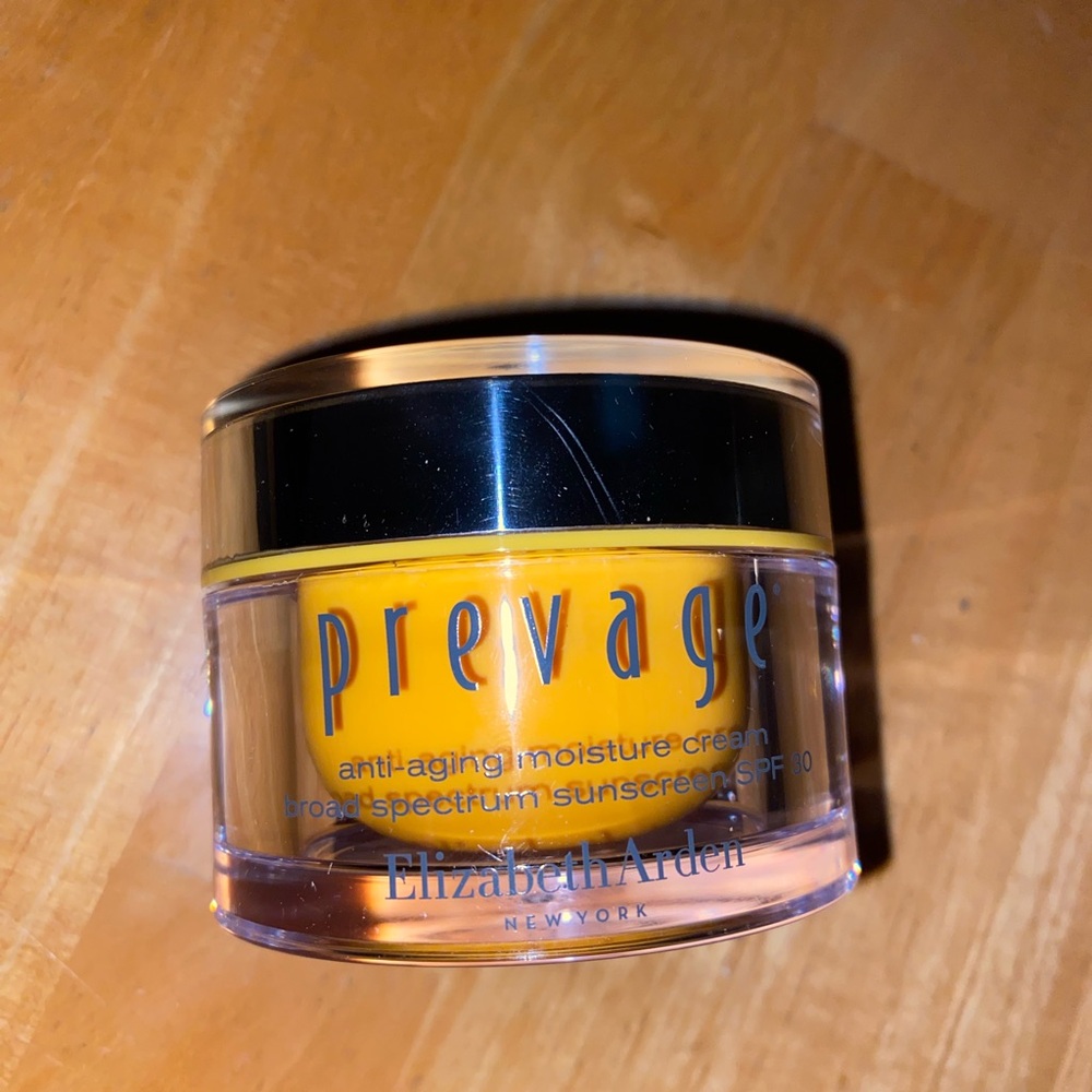 Elizabeth Arden Gold Moisturizer Skincare